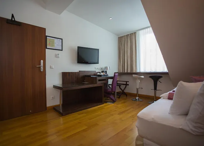 Western Arcadia Otel