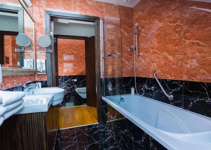 Western Arcadia Otel 4*