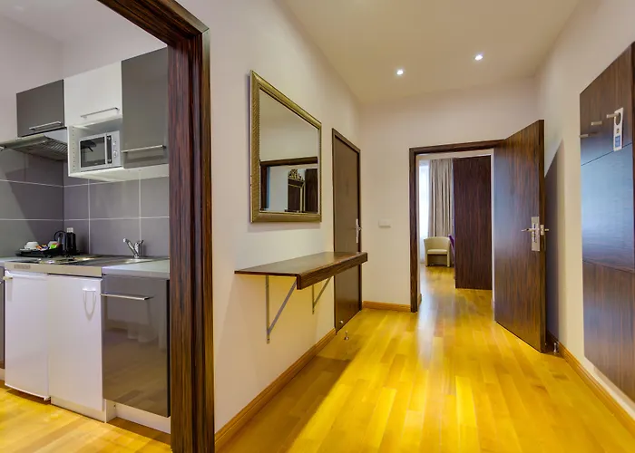 Western Arcadia Hotel 4*