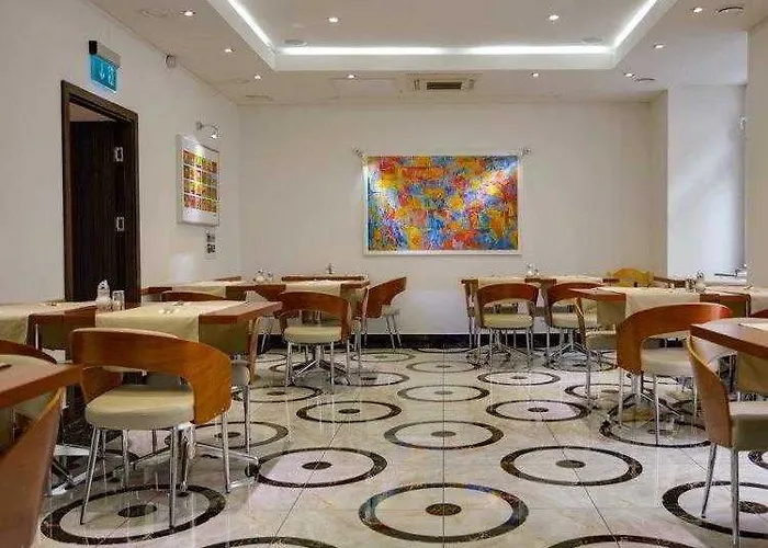 Western Arcadia 4* Vienne