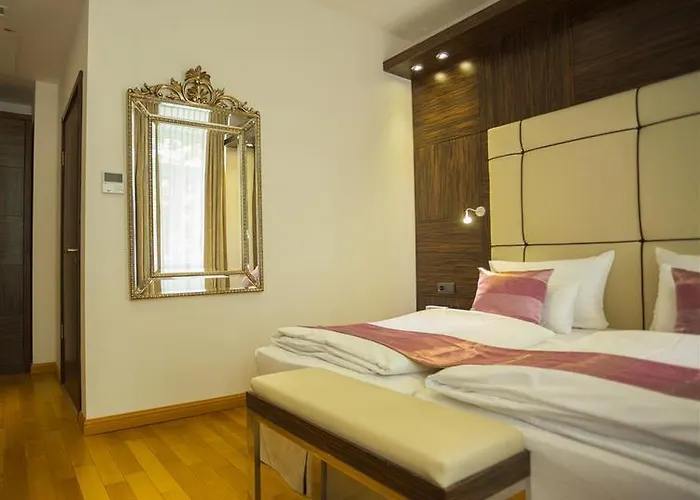 Western Arcadia 4*