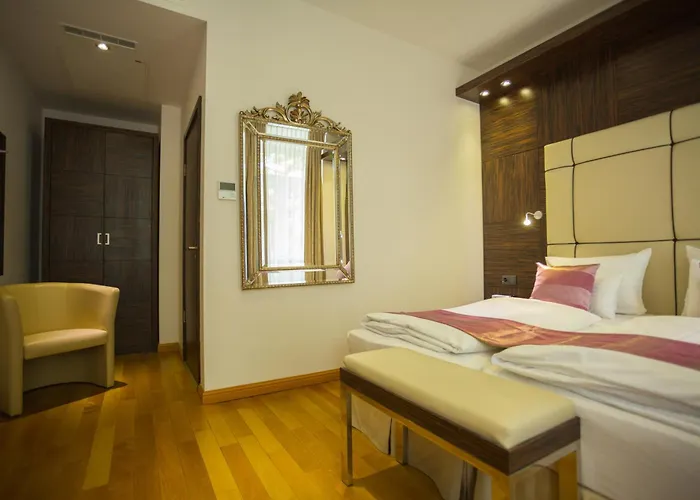 Western Arcadia Hotel 4*