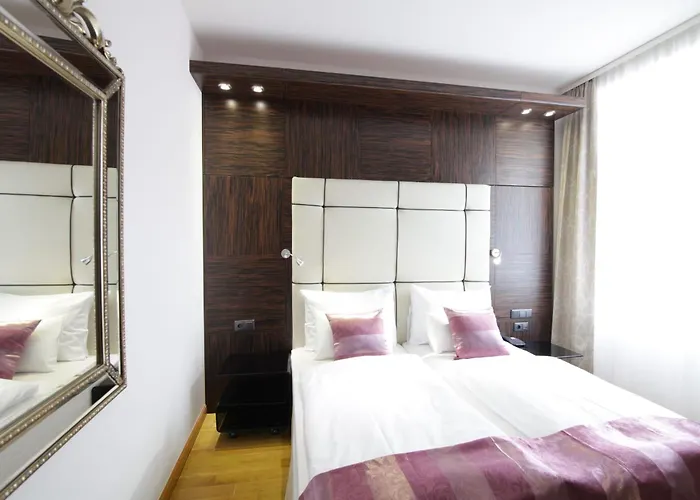 Western Arcadia 4*